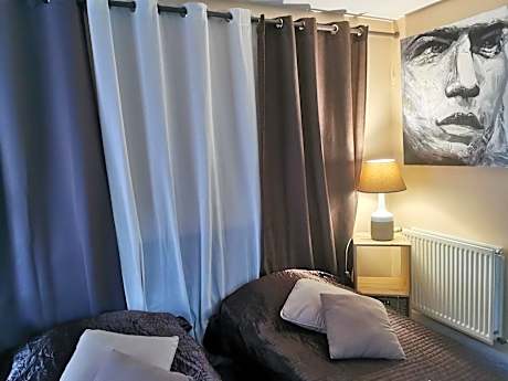 Twin Room with Private External Bathroom