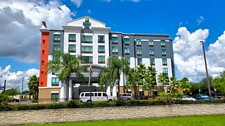 Holiday Inn Express-International Drive, an IHG Hotel