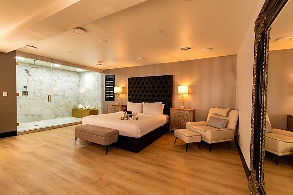 Photo 1 of 8 of Penthouse Suite