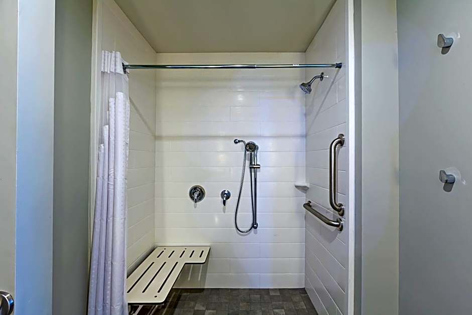 Holiday Inn Houston NE-Bush Airport Area By IHG