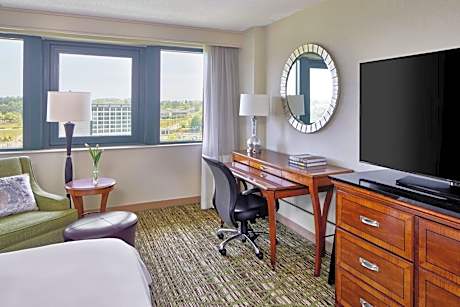 Corner King Room