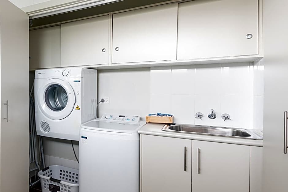 Warners Bay Apartments