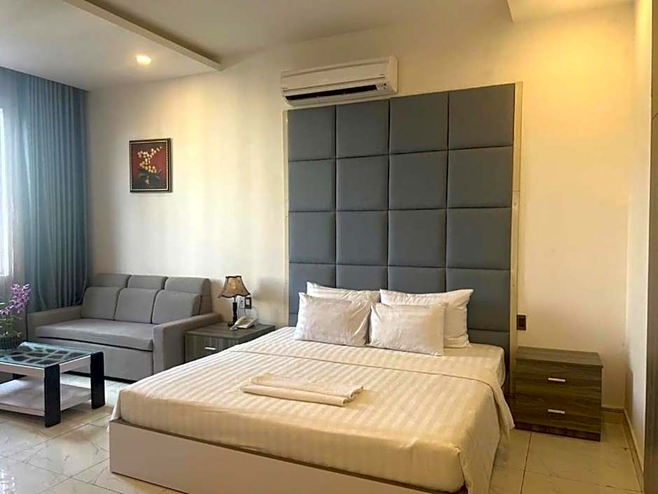 White Diamond Airport Hotel 