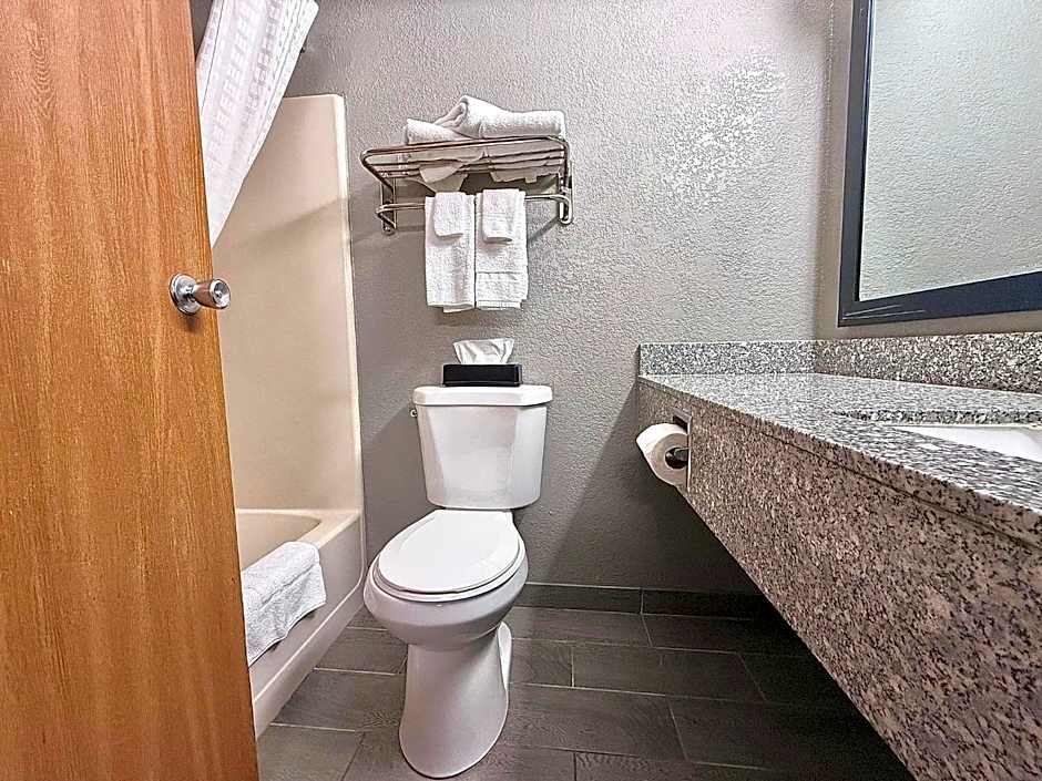 American Inn Cedar Rapids South