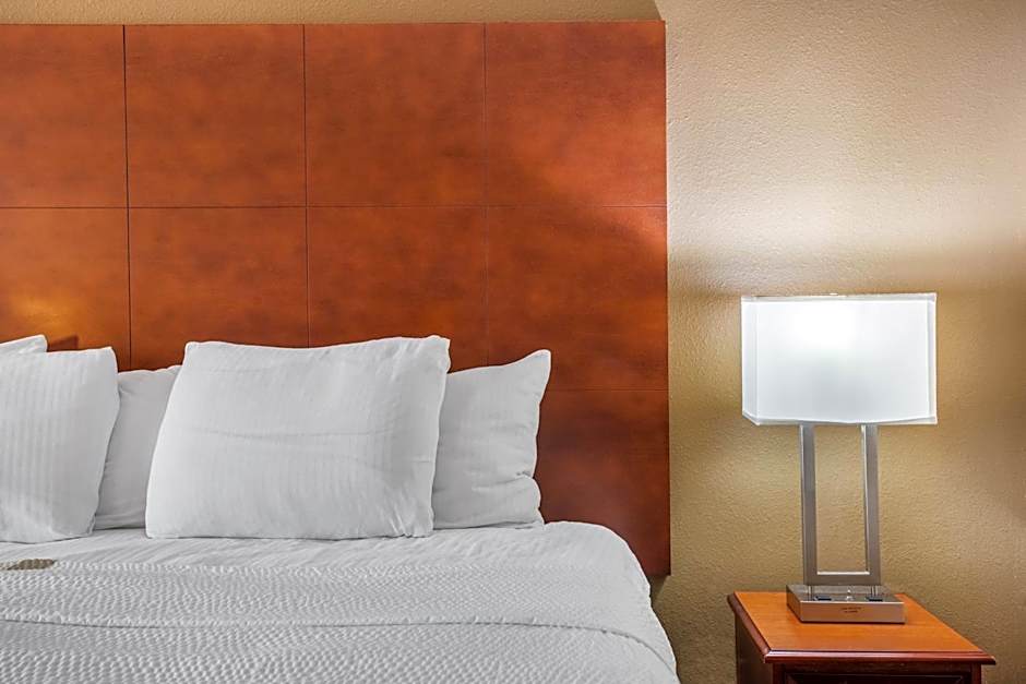 La Quinta Inn & Suites by Wyndham Decatur