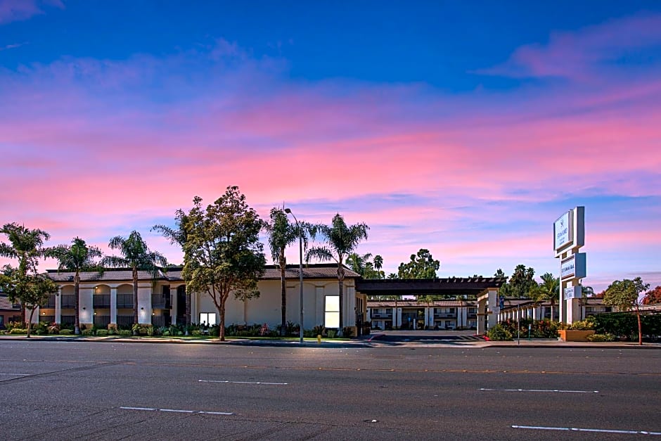 Stanford Inn And Suites Anaheim