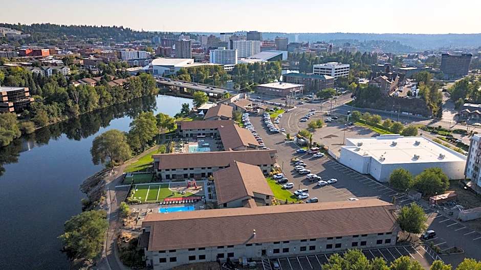 Ruby River Hotel