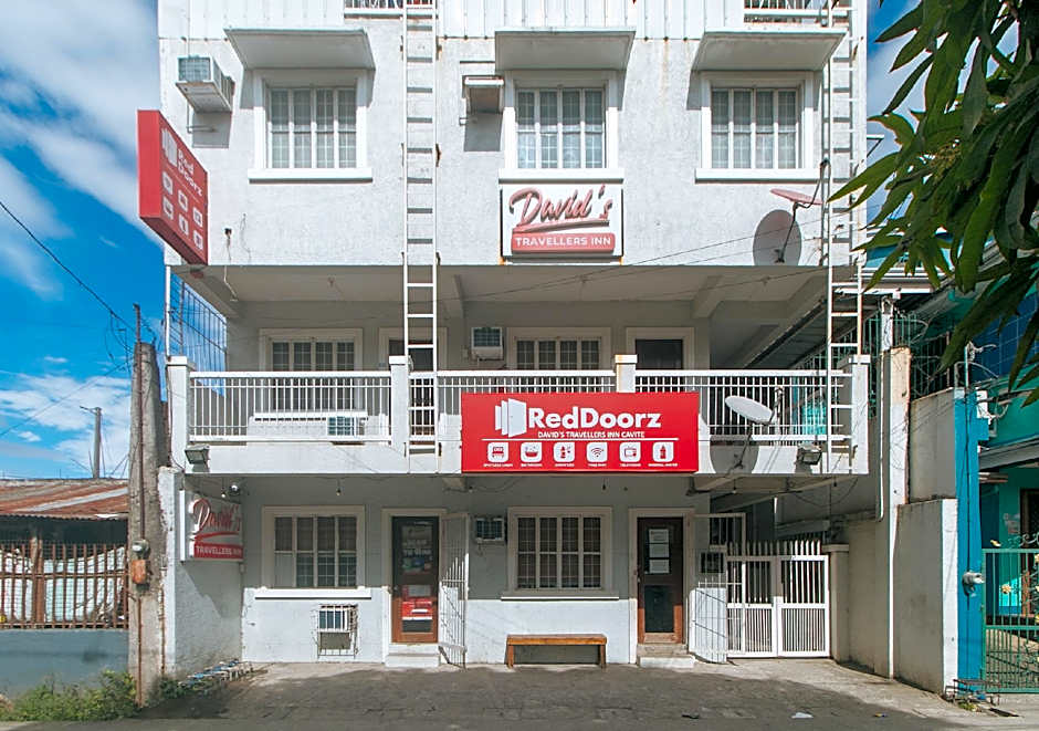 RedDoorz @ Davids Travellers Inn Cavite