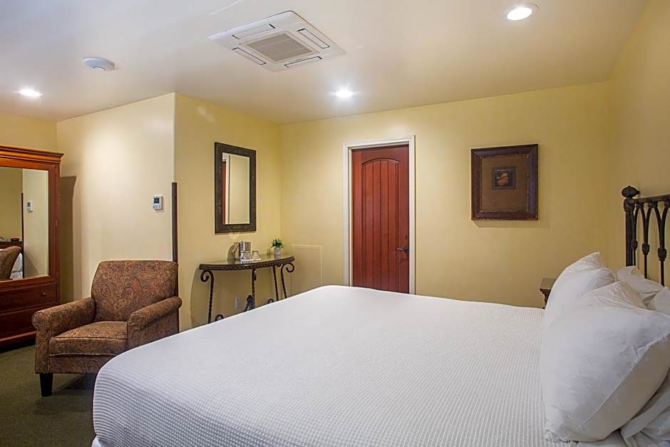 Castillo Inn at the Beach