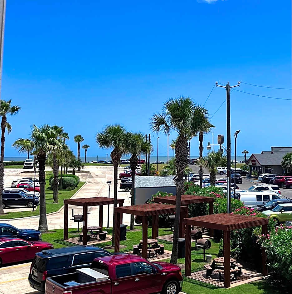 Cozy Galveston Beach Front Condo