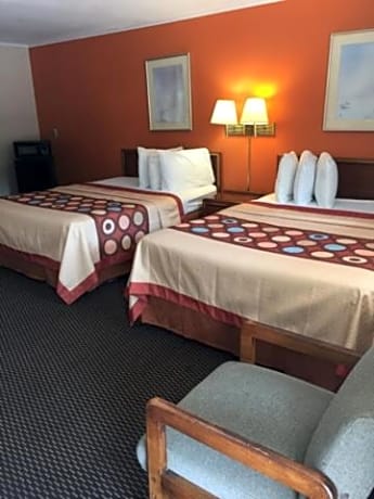 Queen Room with Two Queen Beds Non Smoking