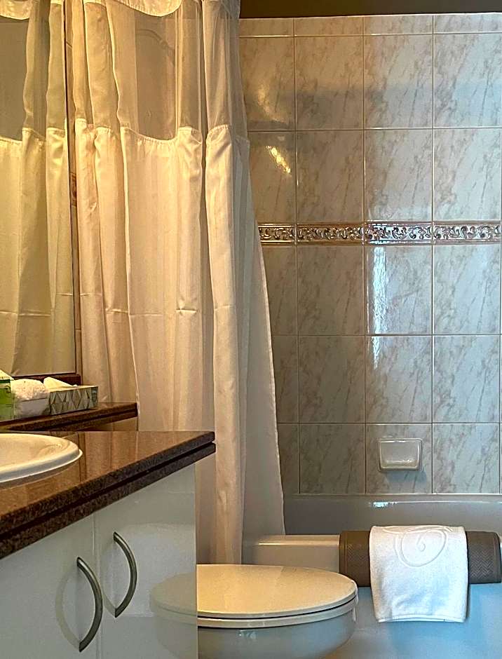 Carmana Hotel & Suites