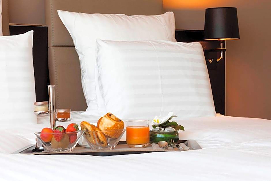 AC Hotel by Marriott Paris Porte Maillot