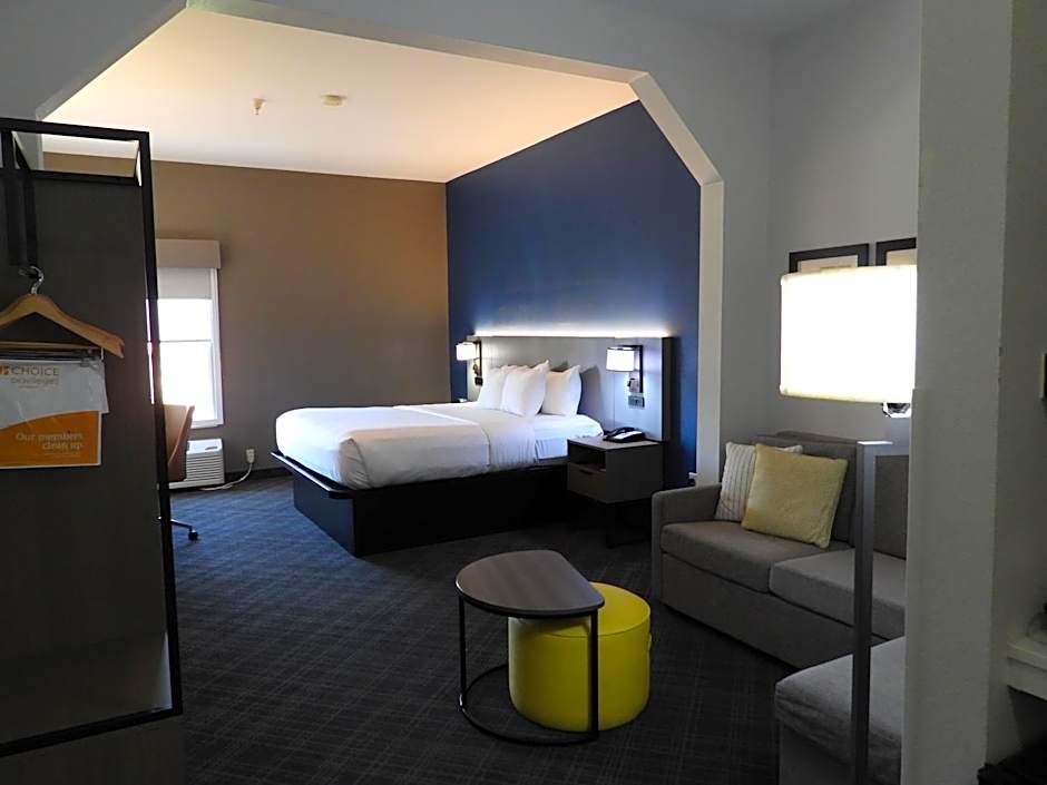 Comfort Suites