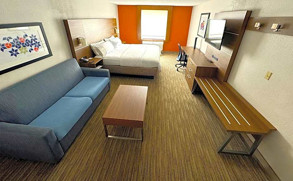 Photo 1 of 13 of 1 King Bed Suite