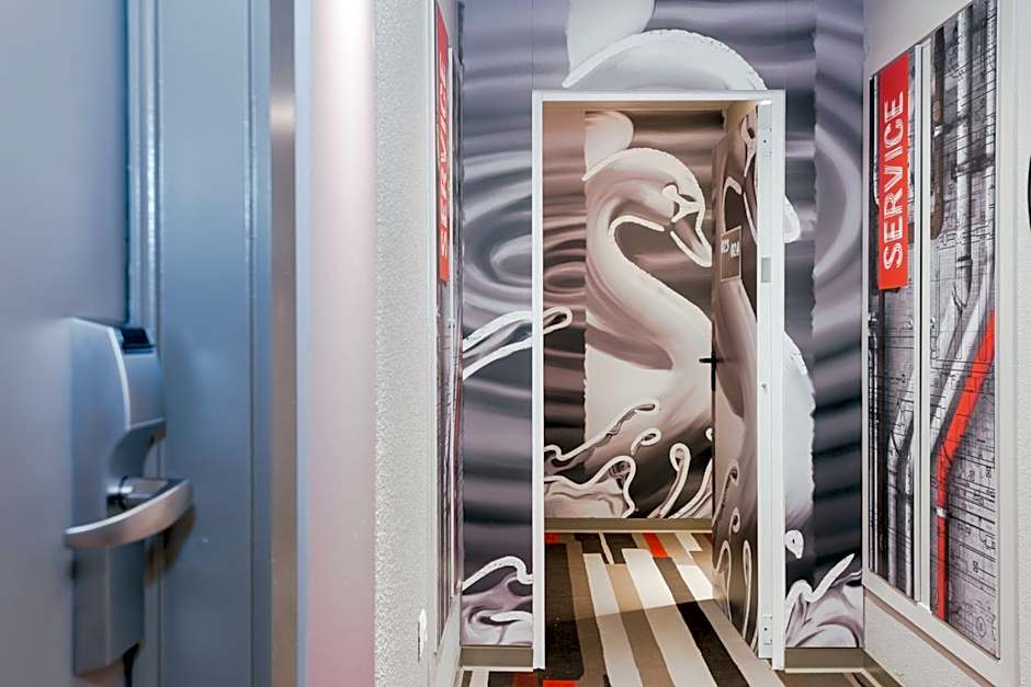 Ibis Granada