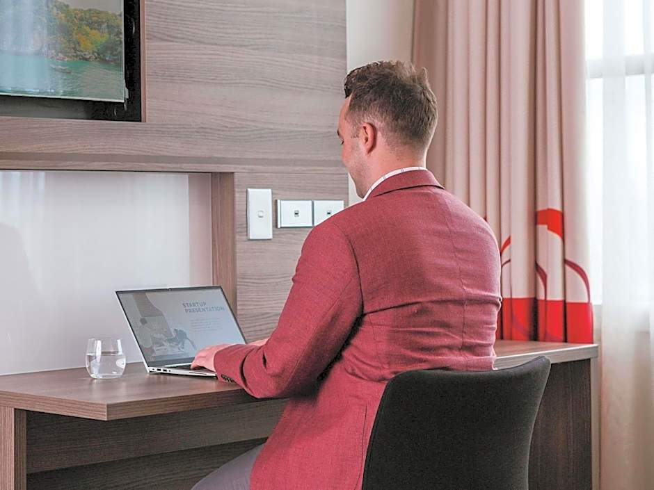 Novotel Glen Waverley Hotel