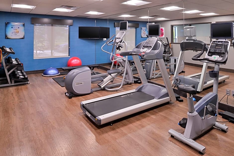 Holiday Inn Express & Suites Bryant West By IHG
