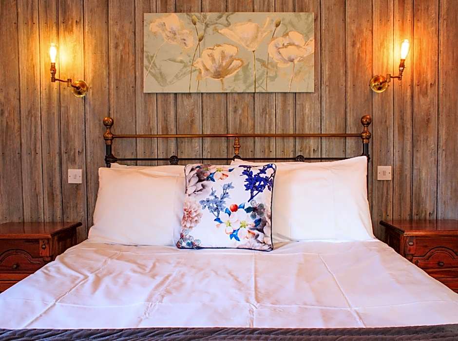 Photo 1 of 3 of 1 King Bed