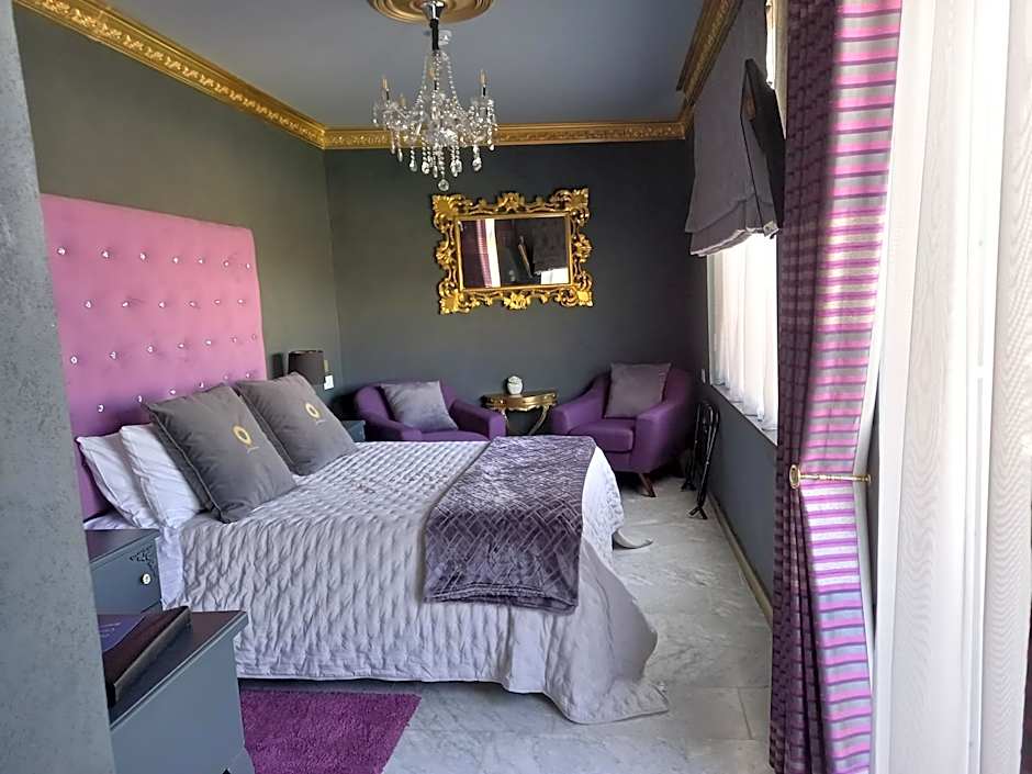 Julina Boutique Living