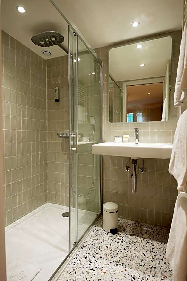 Hotel Des Batignolles