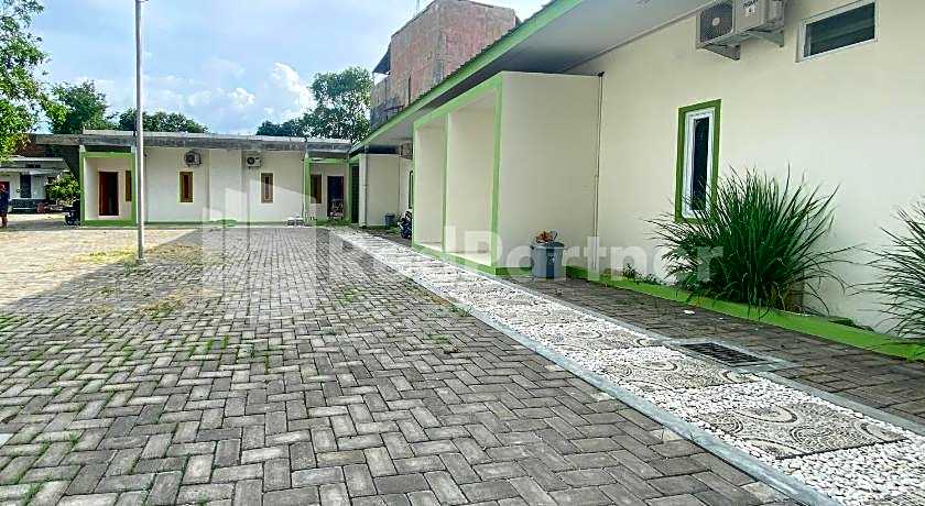 CBG INN RedPartner near Stasiun Solo Balapan