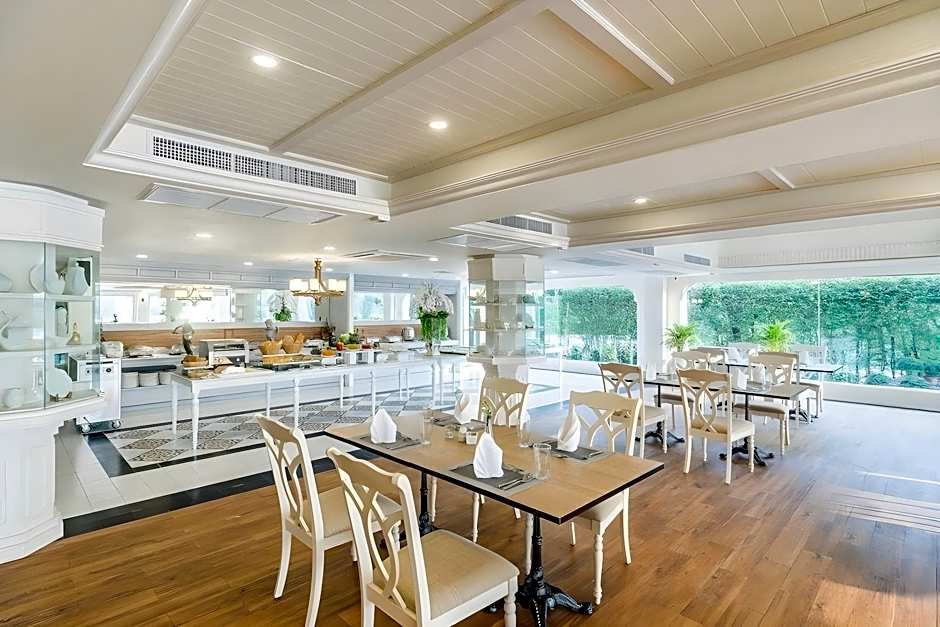 Kalanan Riverside Resort