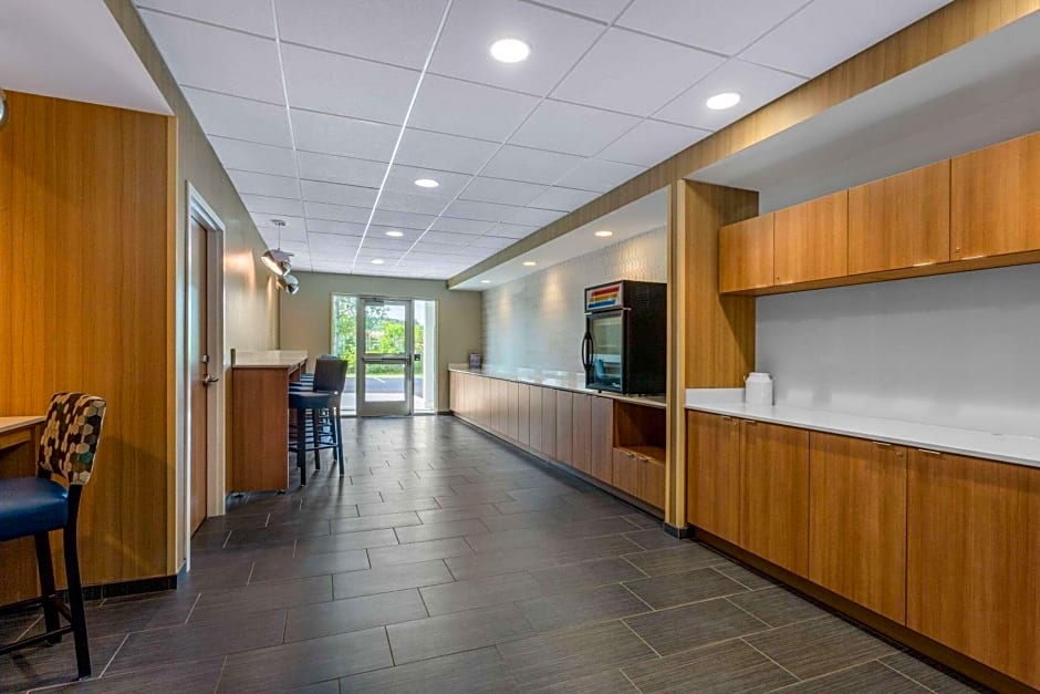 Microtel Inn & Suites by Wyndham Amsterdam