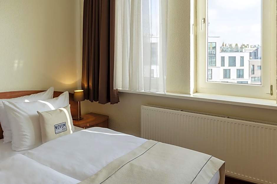 Hotel Engelbertz - Yggotel Pirol