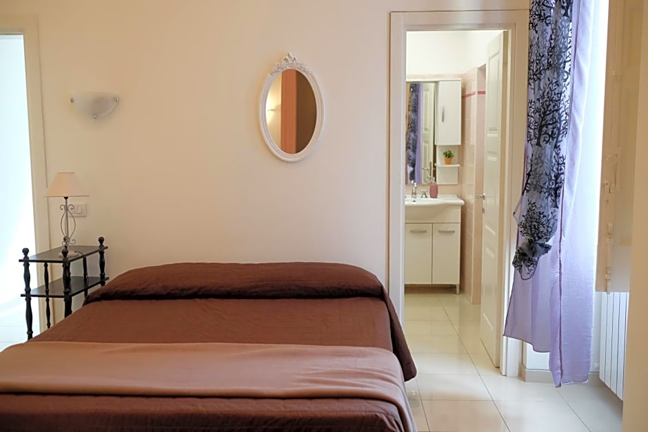 Flora Rooms – Campobasso, AZ