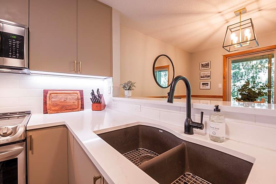 Arrowhead Point by Outpost Whistler