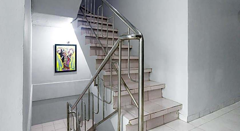 OYO 485 Marcello Residence