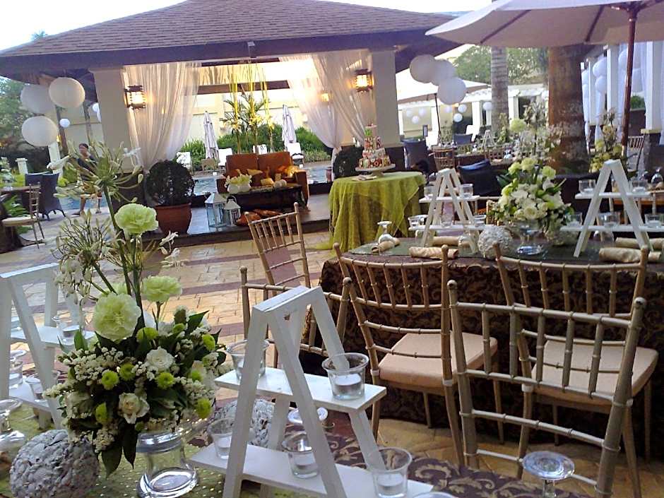 The Avenue Plaza Hotel