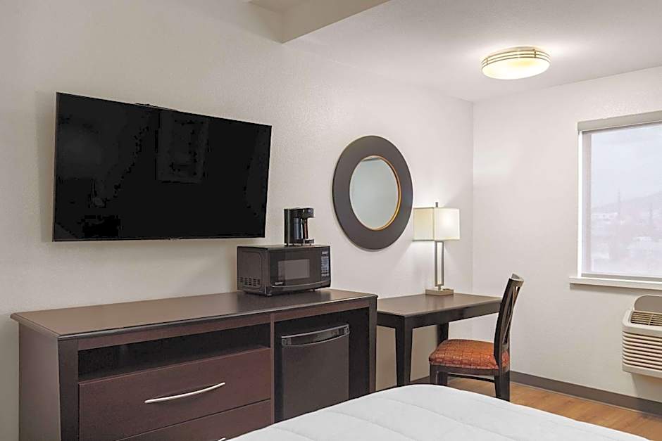 Travelodge by Wyndham Globe AZ