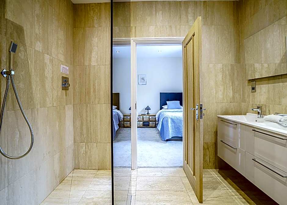 Ladera Retreat Lodges