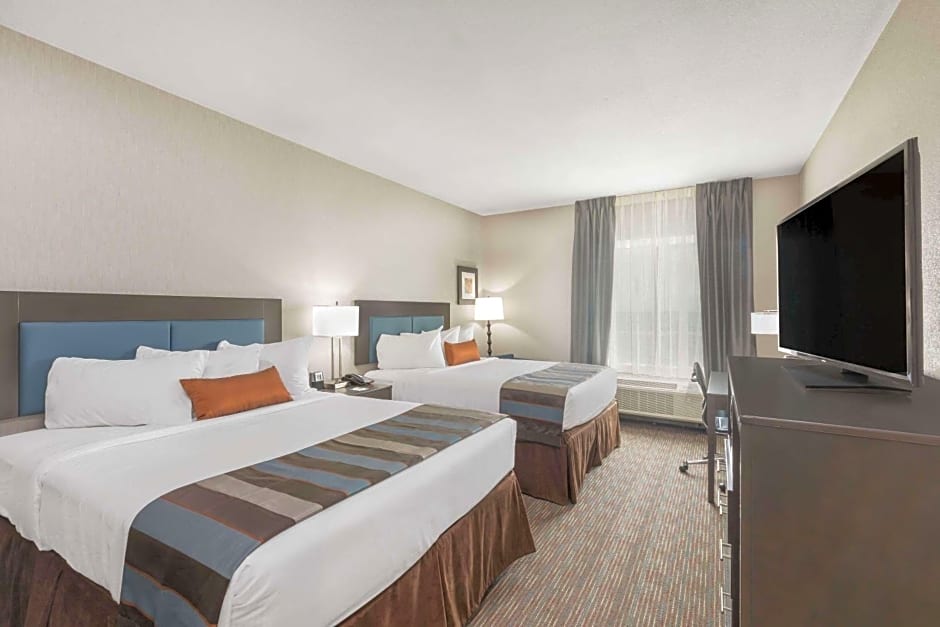 Wingate by Wyndham Lubbock