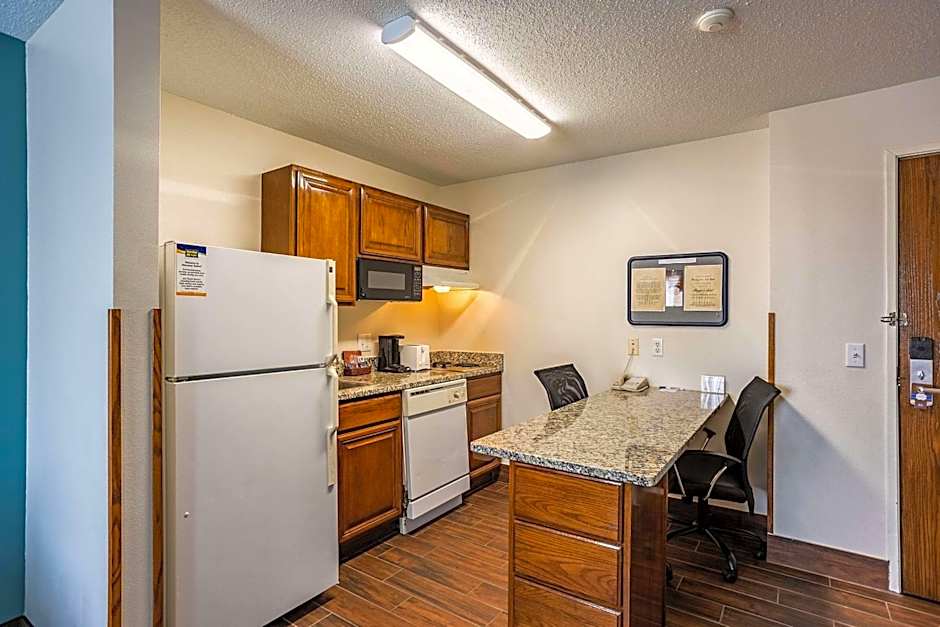 MainStay Suites Cedar Rapids North - Marion
