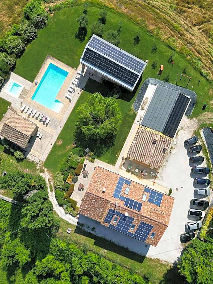Amico Country House