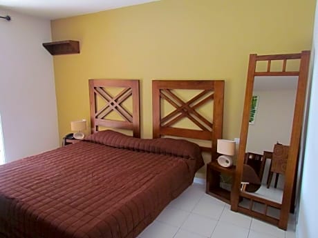 Comfort Studio (4 Persons) (1 Queen Bed, 1 Twin Bed And 1 Twin Sofa Bed)