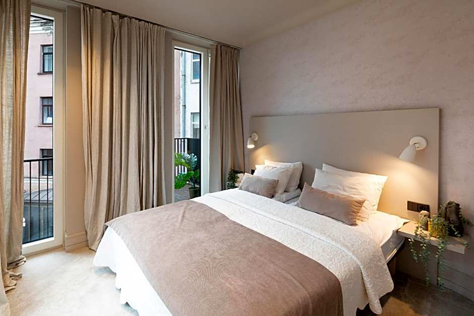 Redstone Apartments & Boutique Suites