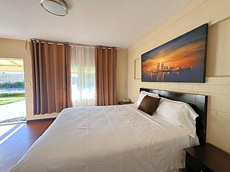 Royal Inn and Suites