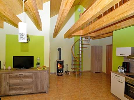 Deluxe Two-Bedroom Apartment with Garden View