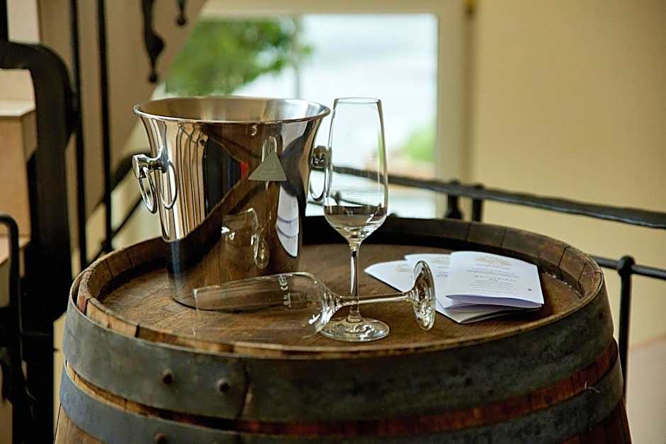 Moselhotel Weinhaus Simon `Sauna`Restaurant`ELadesäule