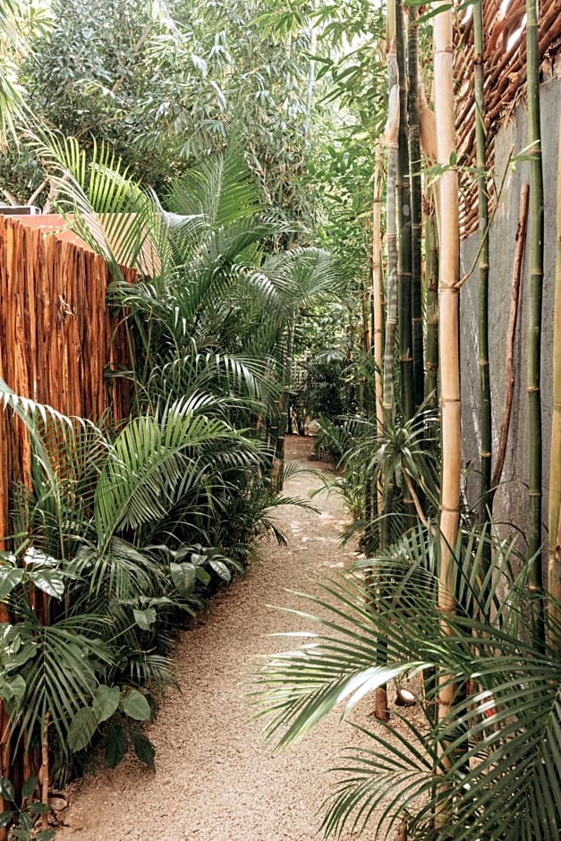 CASA CHAKÁ BOUTIQUE