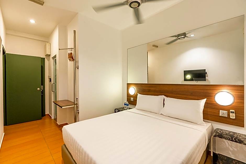 Photo 1 of 3 of Quadruple Room