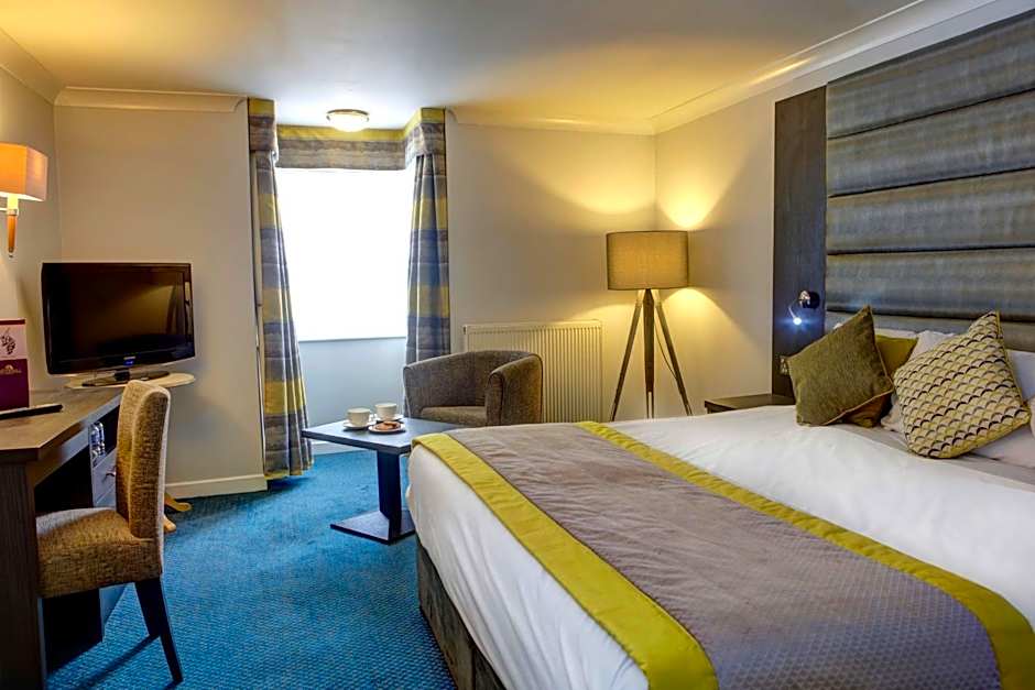 Photo 1 of 2 of Superior 1 King Bed