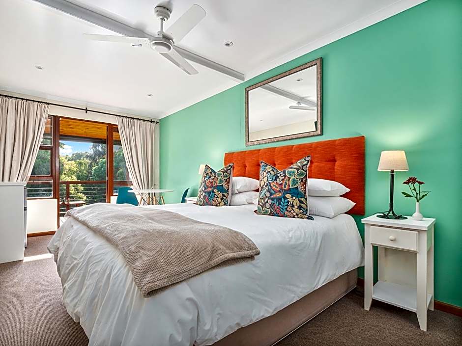 Photo 1 of 8 of 1 King Bed, Pool View