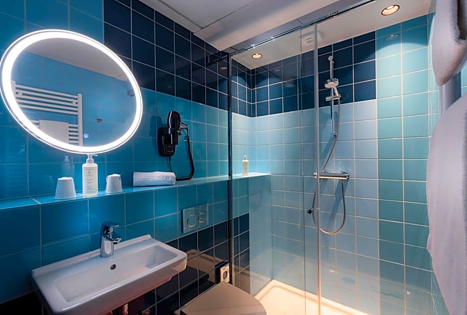 Libertel Canal Saint Martin