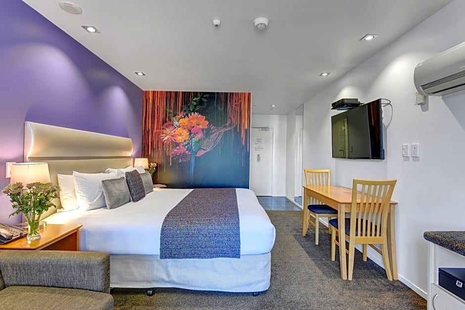 Trailways Hotel Nelson