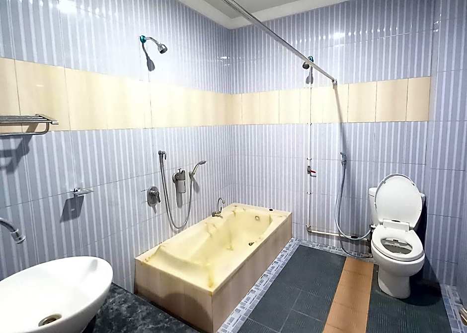 RedDoorz near Poso City Mall